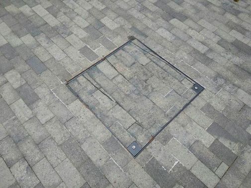 Люк под брусчатку Брус Ли Стальной 1000*1000 Люк под брусчатку Брус Ли Стальной 1000*1000