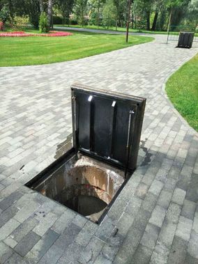 Люк под брусчатку Брус Ли Стальной 1000*1000 Люк под брусчатку Брус Ли Стальной 1000*1000